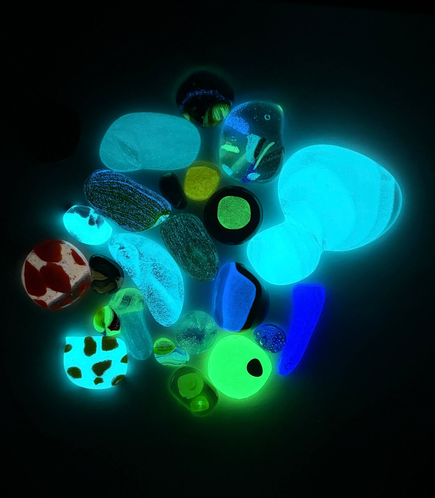 COE 90/ Wonky Glow in the Dark Dots / 5.0 oz Mix